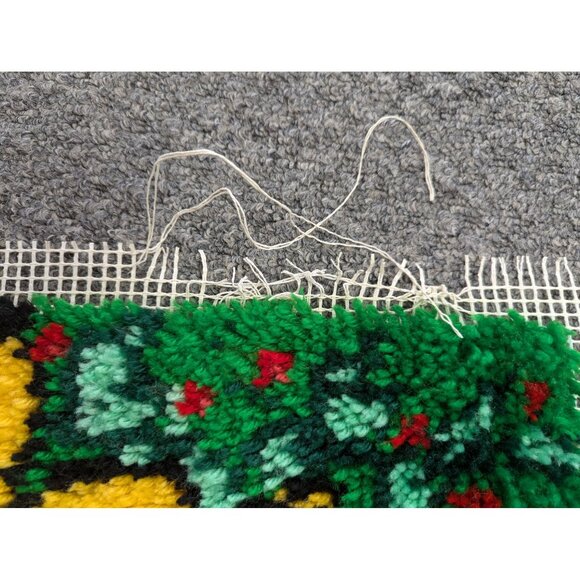 Completed Latch Hook Christmas Tigger Santa for Pillow Cover Wall Picture 12 1/2 - Picture 3 of 4